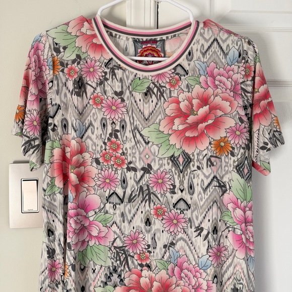 Johnny Was Janie Favorite Short Sleeve Crew Neck Swing Tee Azzie Flower Large - Picture 4 of 10